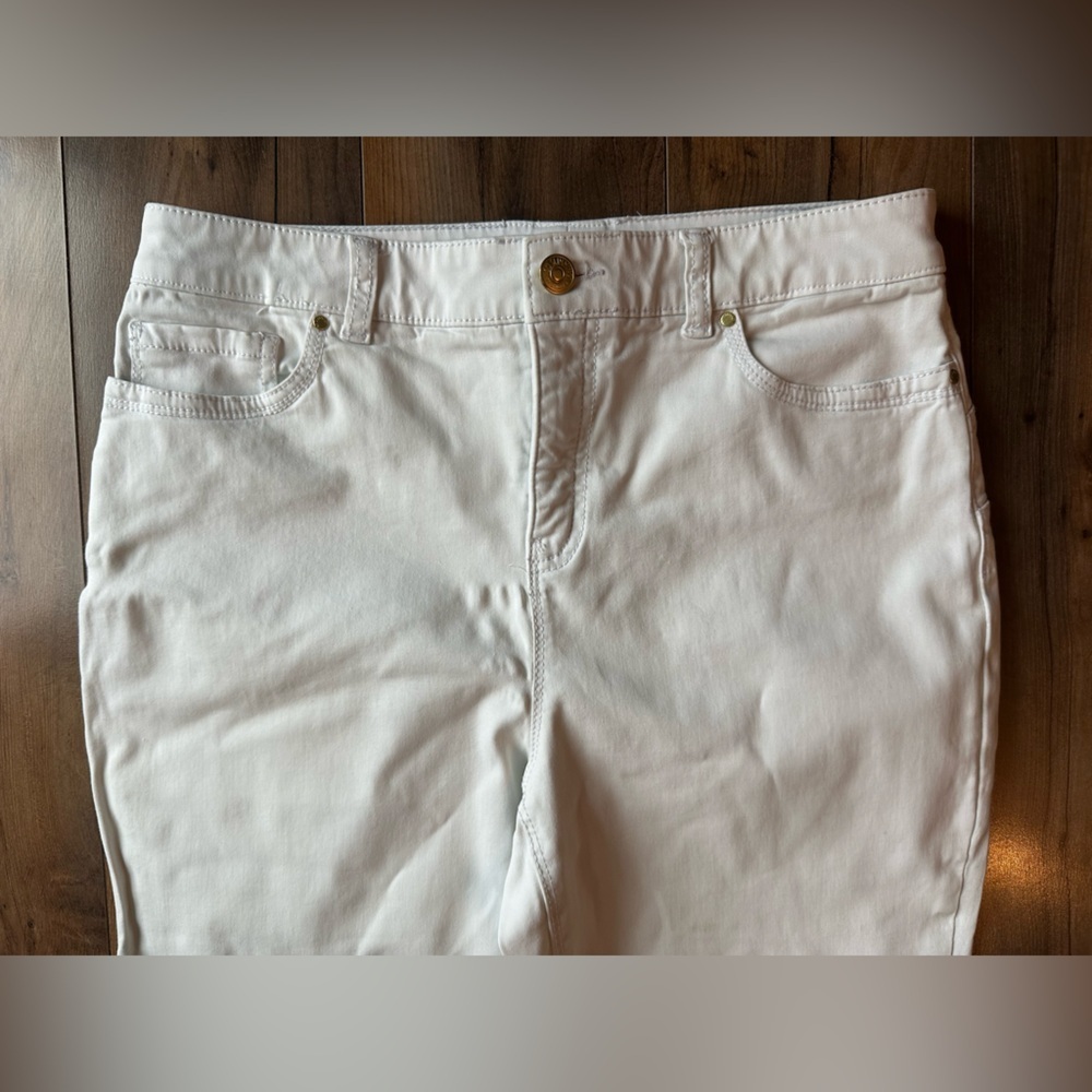 Chico’s So Slimming Khaki Ankle pants | Size 1 (Fits 8–10) | Stretch Denim - Picture 4 of 8